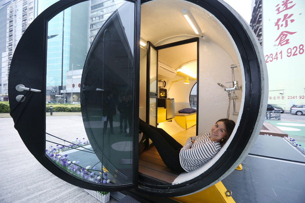 Alkira spending a night in a waterpipe in Hong Kong