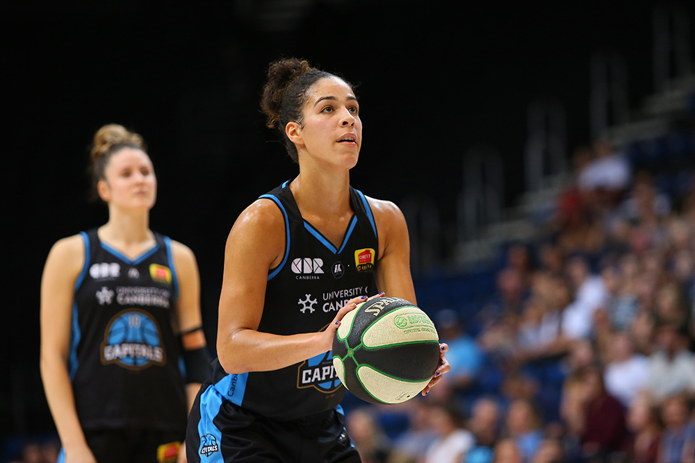 Kia Nurse taking a free throw